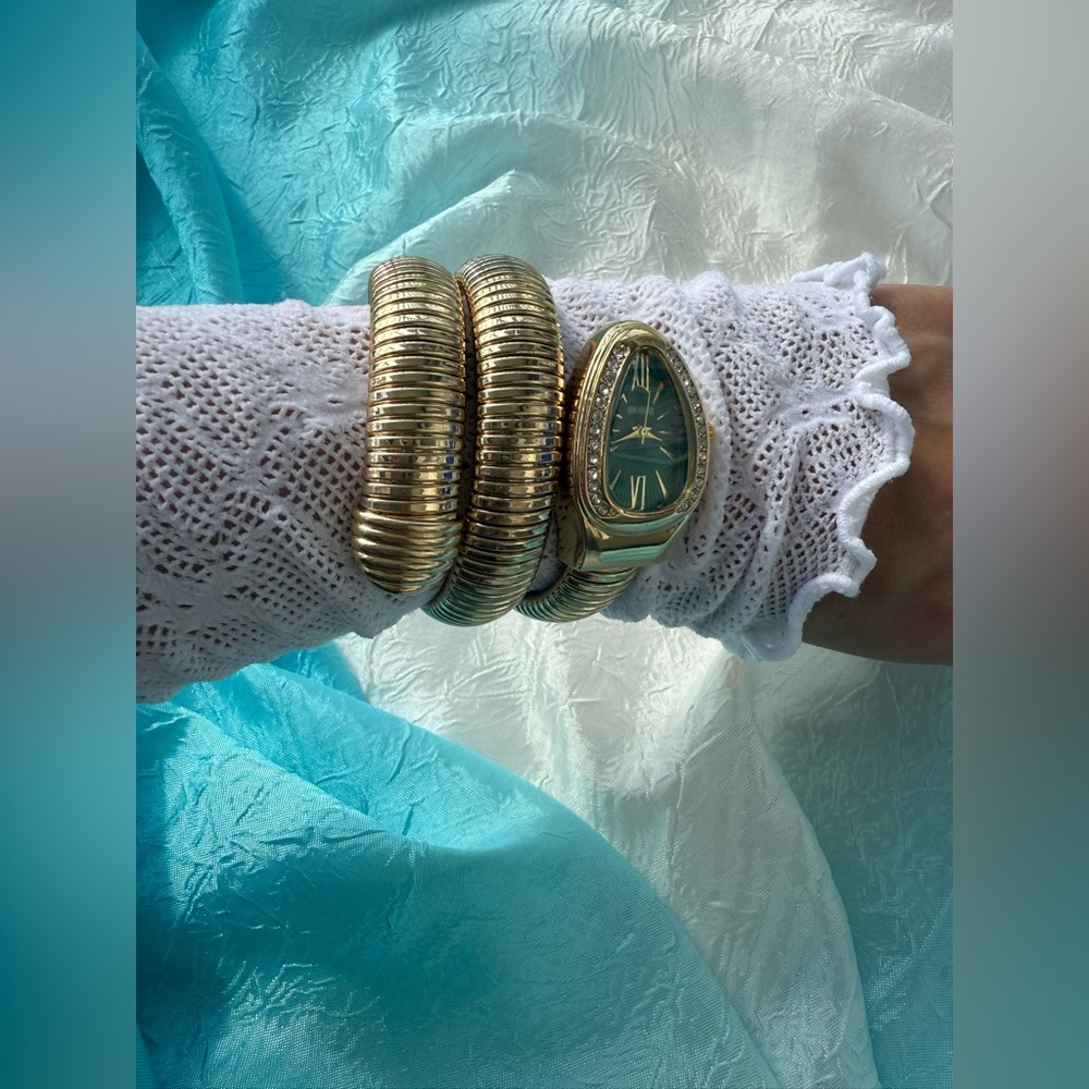 Serpenti Elegant Gold Wrap Women's Watch - Picture 15 of 16